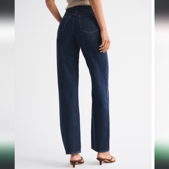 Abercrombie & Fitch High Rise Loose Fit Dark Wash Jeans - Picture 3 of 8